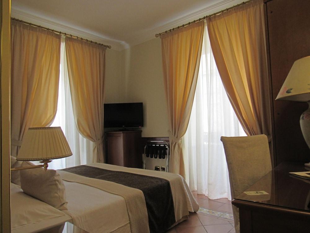 Hotel Akropolis - Museum Hotel Taranto Eksteriør bilde